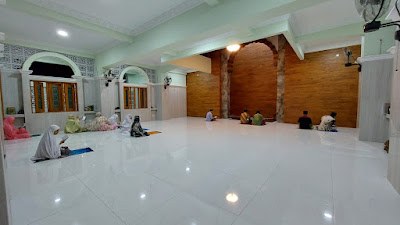 Dokumentasi kegiatan mengaji dan pembelajaran santri.