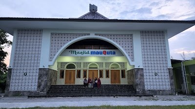 Suasana lingkungan Pondok Pesantren Tamrinut Thullab.